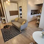 公寓 Garsoniera Argedava *