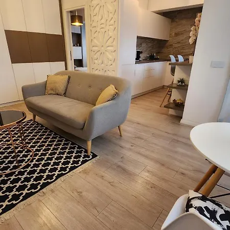 Garsoniera Argedava * Βουκουρέστι